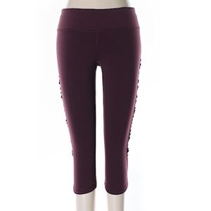 (NWOT) Lululemon Crimson Cropped Leggings Size 6
